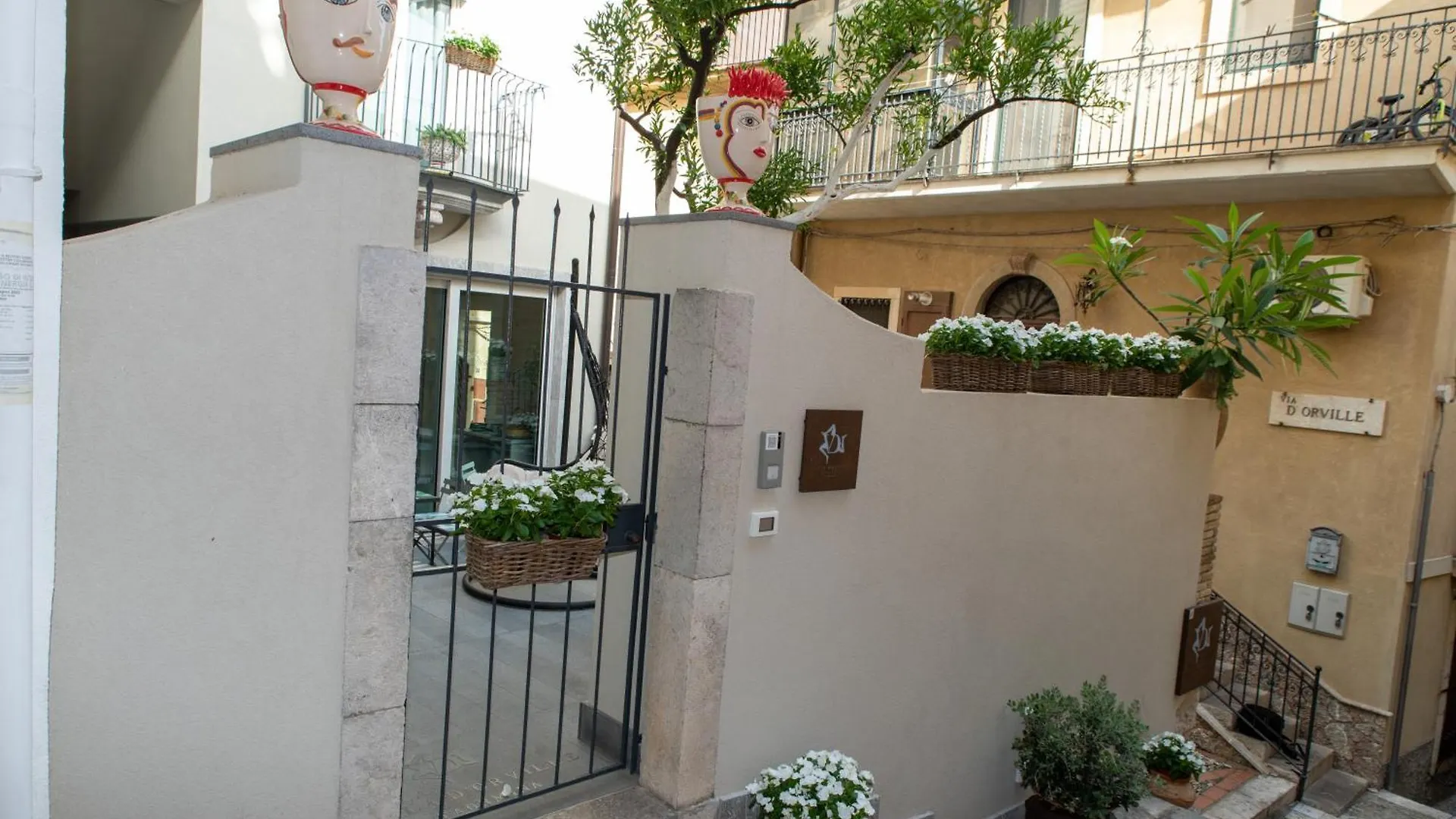Villa D'Orville Luxury Suites Taormina Bed & Breakfast